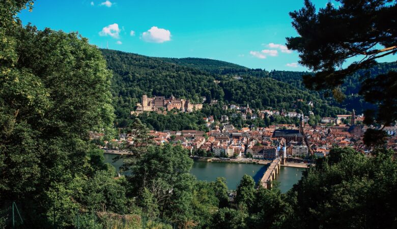 Heidelberg: Aussicht vom Philosophenweg auf City und Schloss